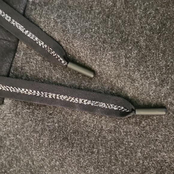 Under Armour Hoodie - Picture 2 of 4